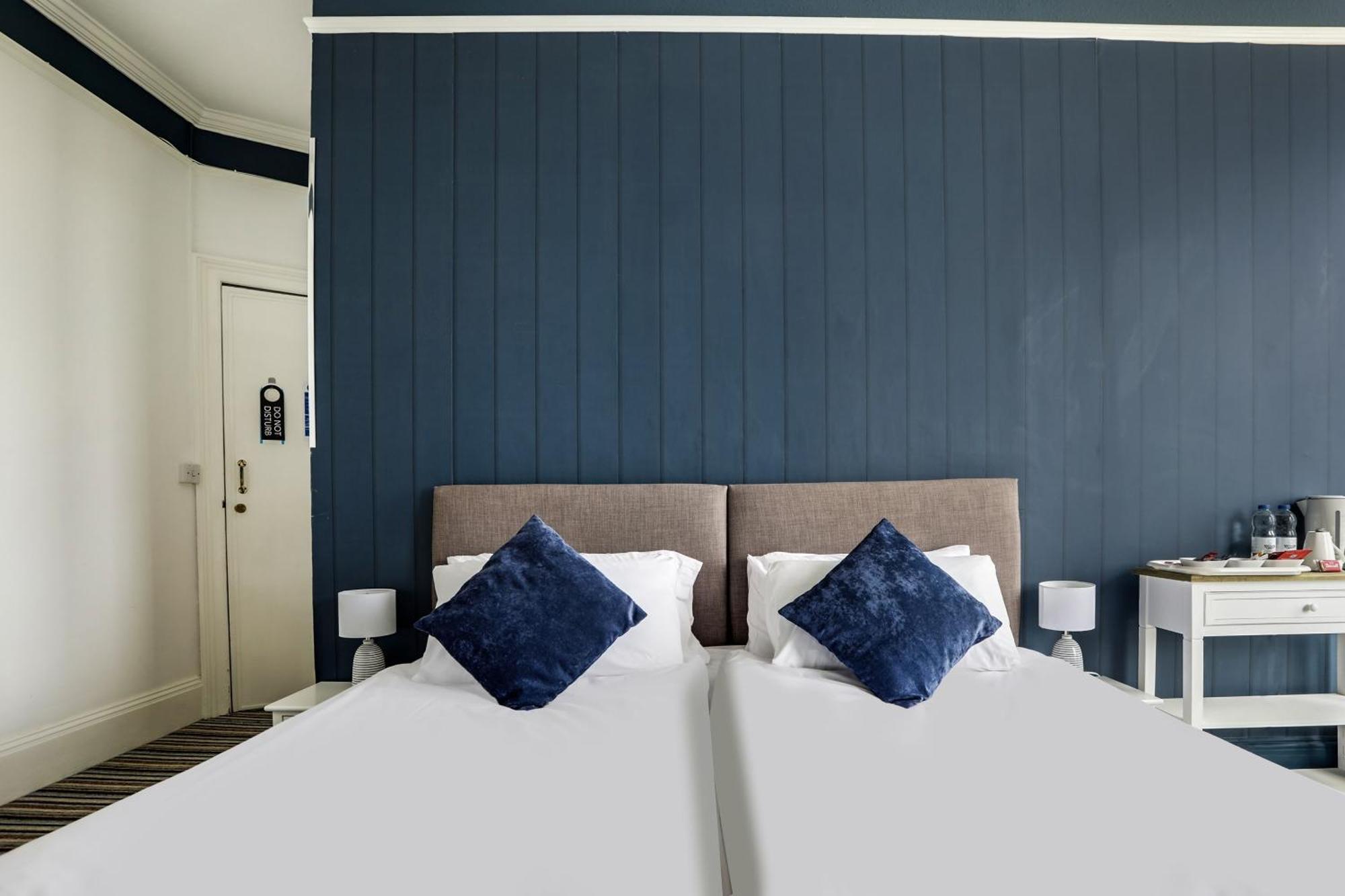 Oyo Lord Kitcheners Bed & Breakfast Lowestoft