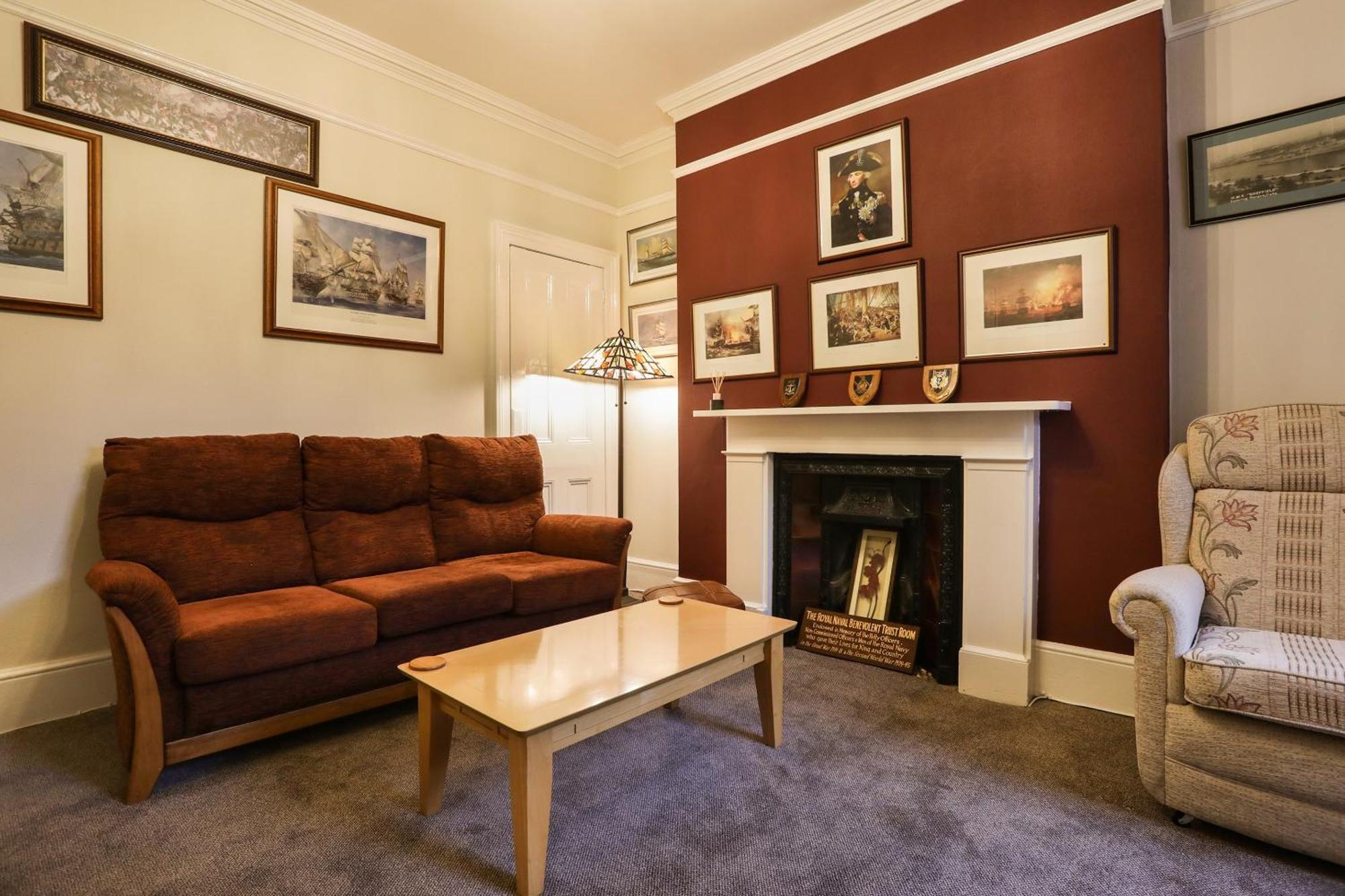 Oyo Lord Kitcheners Bed & Breakfast Lowestoft