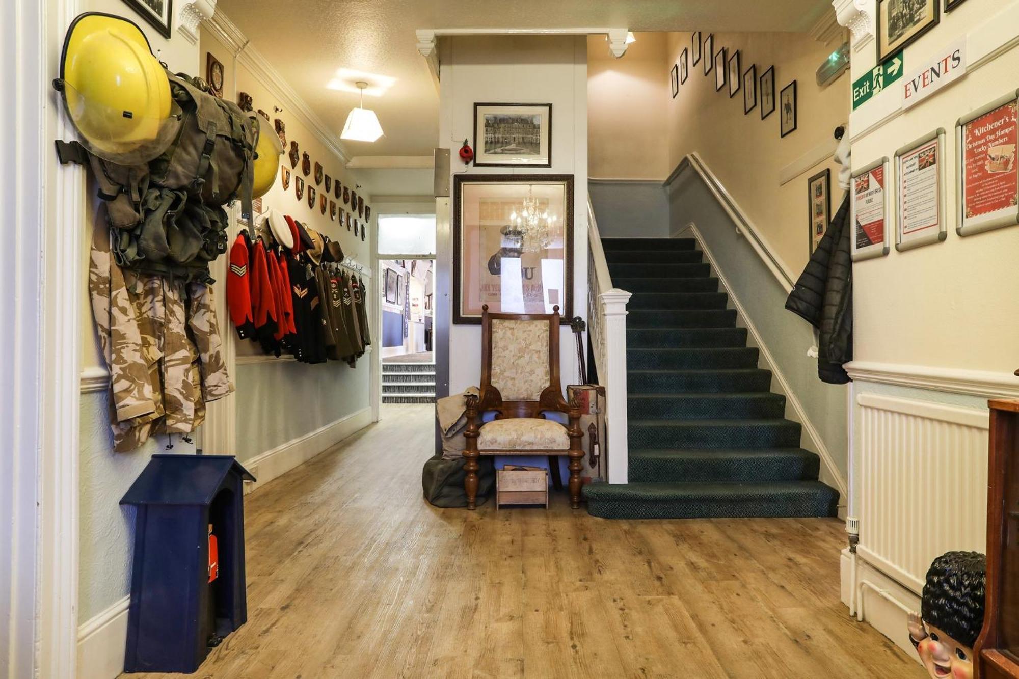 Oyo Lord Kitcheners Bed & Breakfast 3*